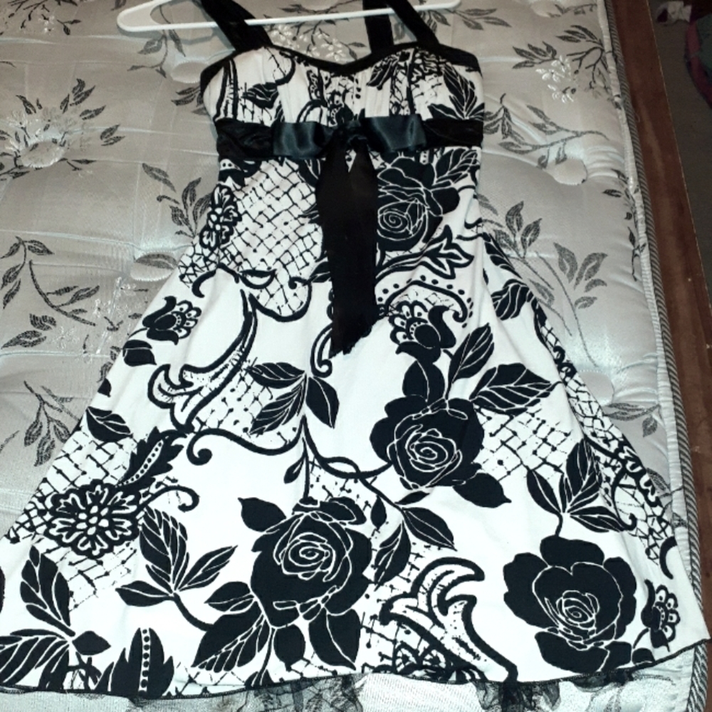 Black and white prom dress